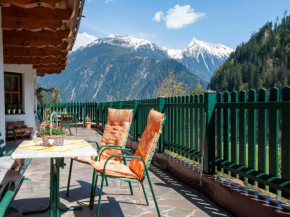 Peaceful Apartment in Mayrhofen with Terrace, Mayrhofen